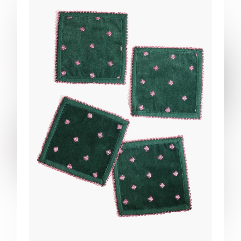 Embroidered Set of 4 Cocktail Napkins
Tiramisu